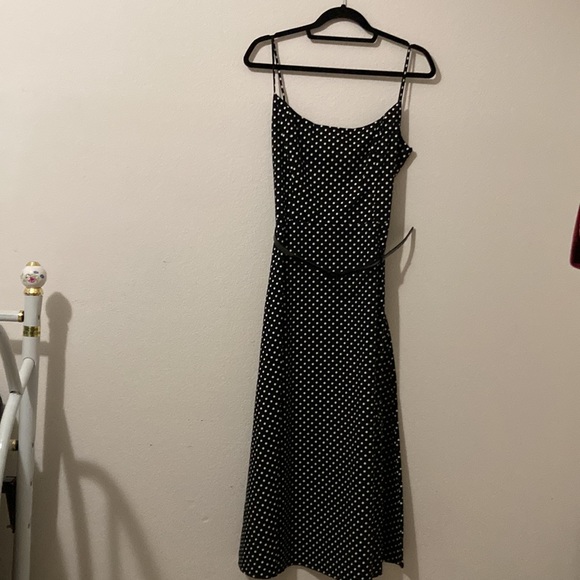 Jessica Howard Dresses & Skirts - Jessica Howard size 12 polka dots lined  dress 97% cotton 2% spandex Made in USA